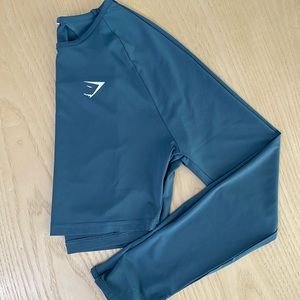 GYMSHARK TRAINING LONG SLEEVE CROP TOP (s)